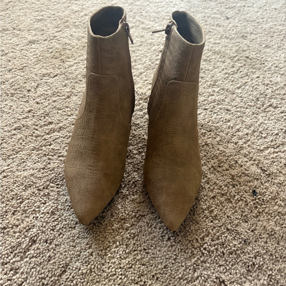 Women's Tan Ankle Boots